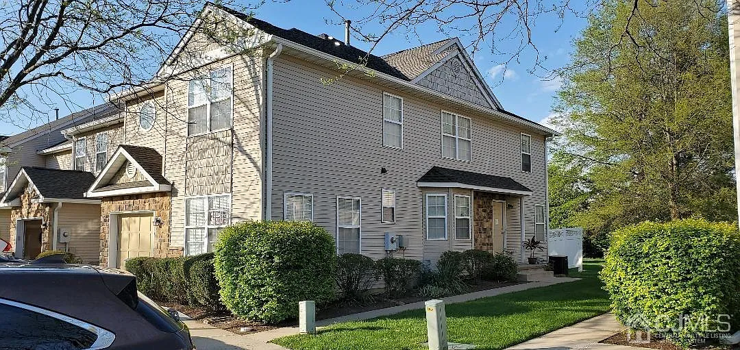 405 Cobblestone Ct photo 1