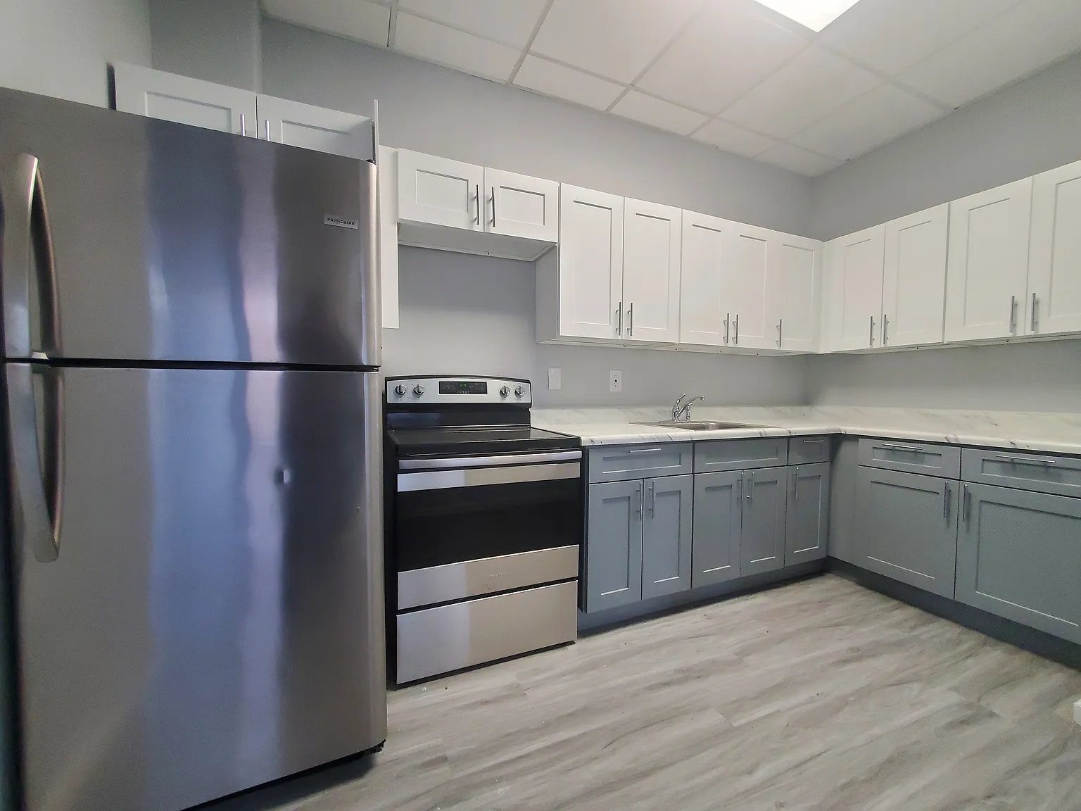 4 bed, 1.5 bath, 1200 sqft, $3,000 — Photo 1