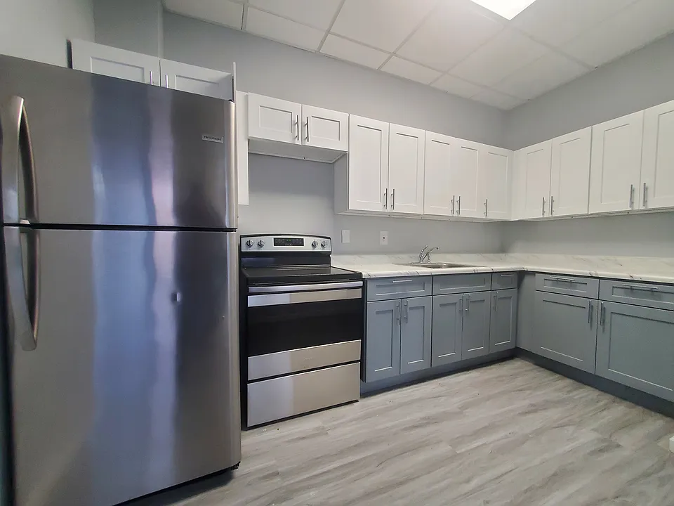 318 Martin Luther King Dr #2