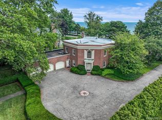 475 Lake Shore Rd, Grosse Pointe Farms, MI 48236