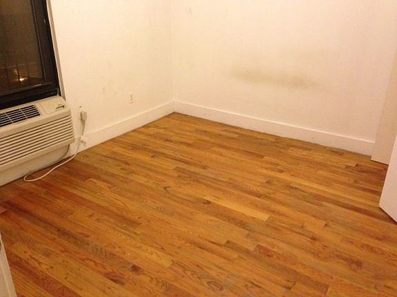 4th image of 958 Bedford Ave