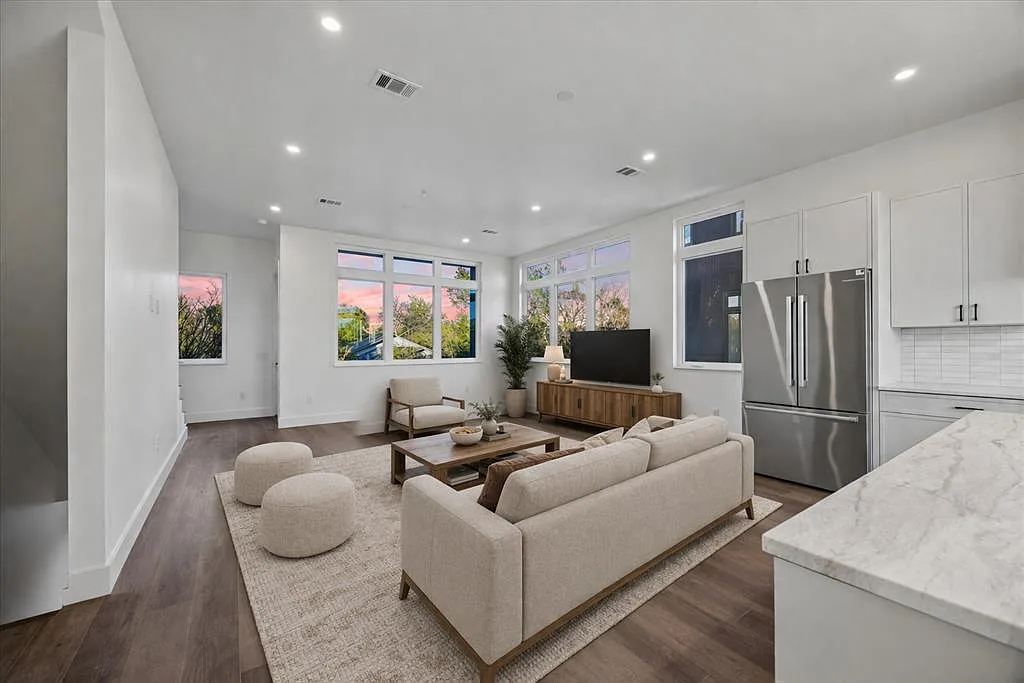 3 bed, 3.5 bath, 1723 sqft, $4,900 — Photo 4