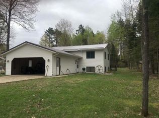 5224 W Silver Lake Rd, Laona, WI 54541