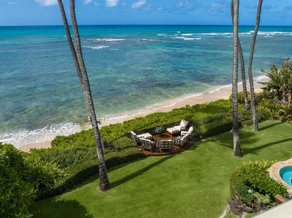 218 Kaalawai Pl, Honolulu, HI 96816