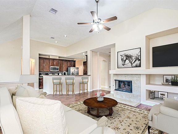 3rd image of 12918 Bonnie Ln