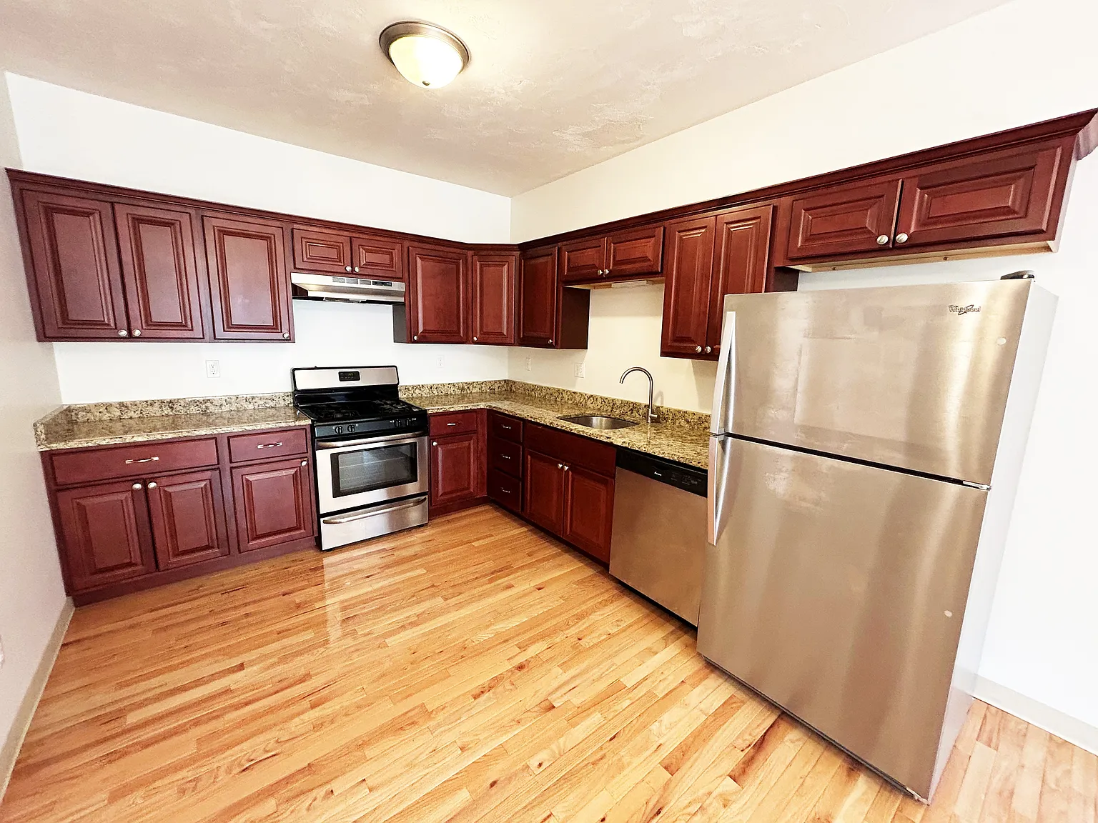 1 bed, 524 sqft, $2,200 — Photo 2