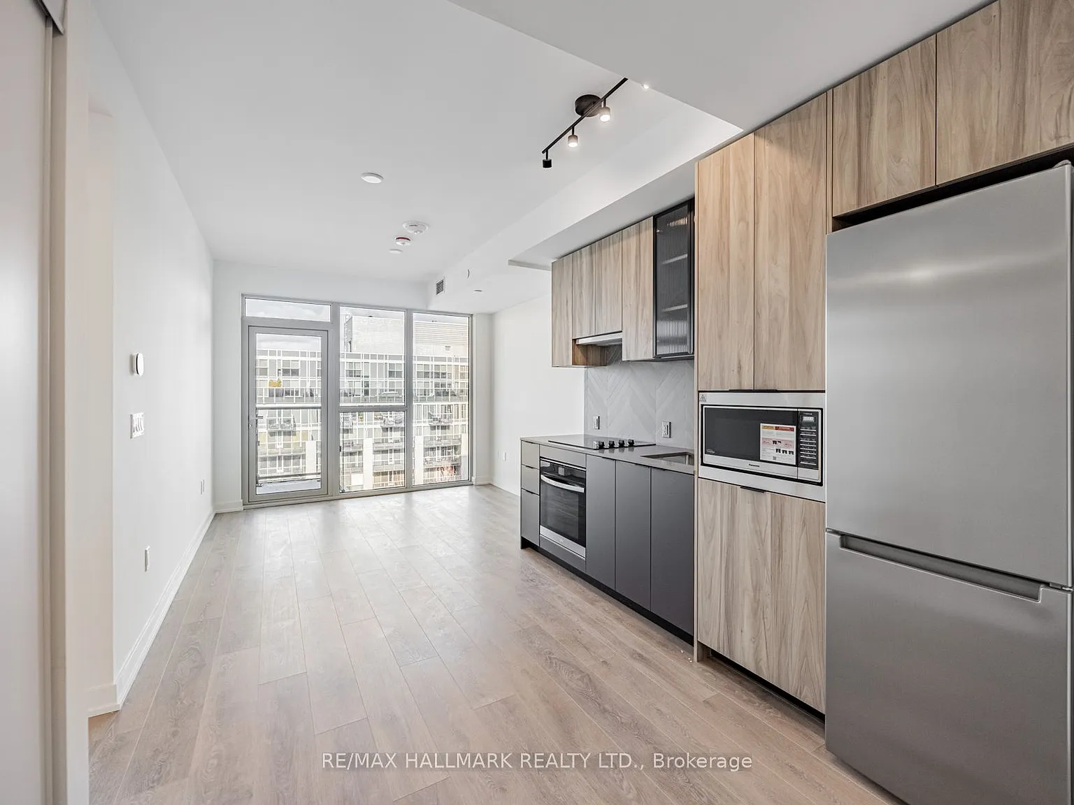 1 bed, $2,000 — Photo 3