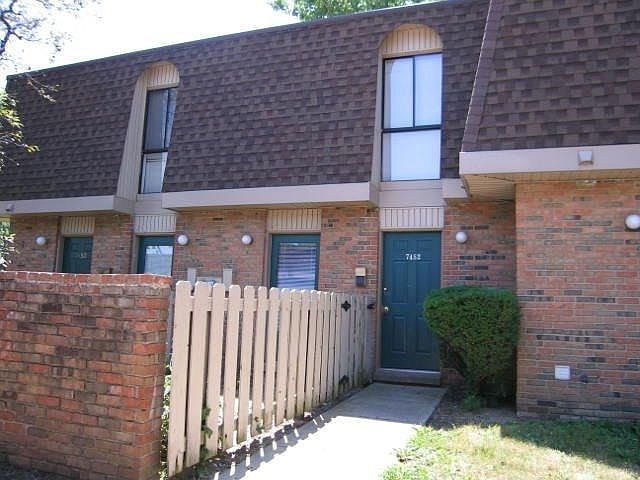 1st image of 7452 Country Brook Dr