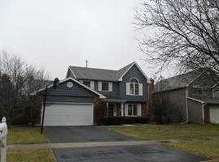 135 Erin Dr, Cary, IL 60013