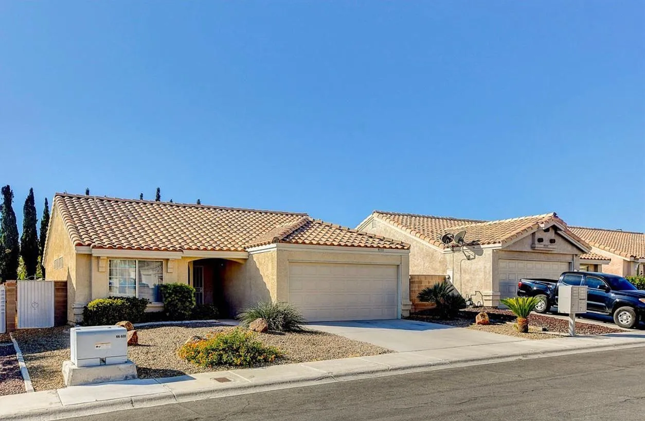 2 bed, 1070 sqft, $2,350 — Photo 3