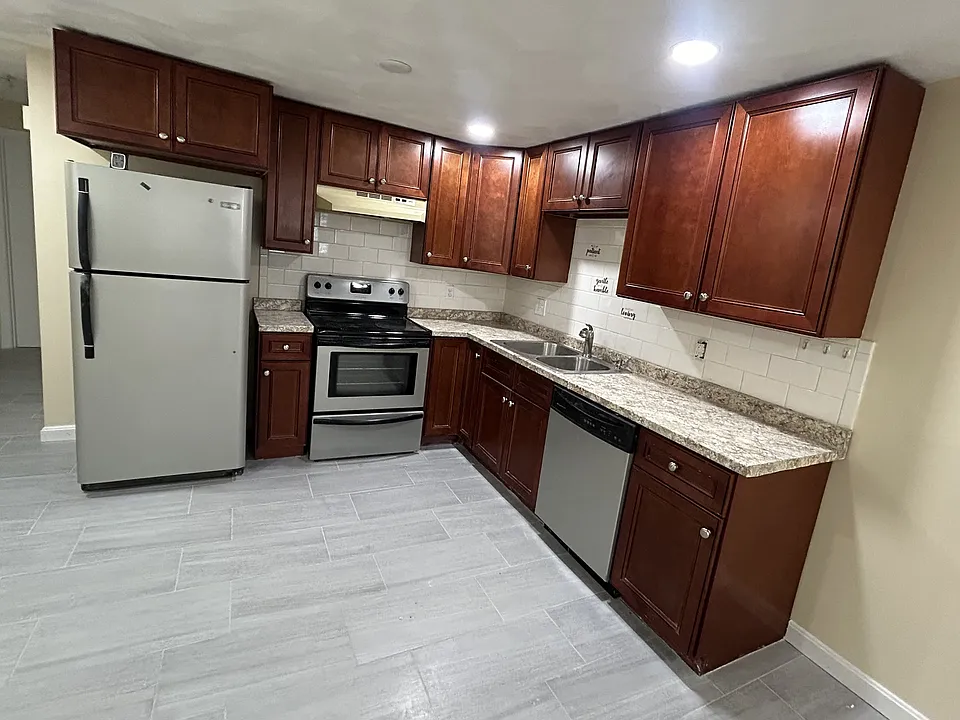 569 Smithfield Rd #9