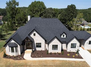 10035 Whispering Falls Ave, Mint Hill, NC 28227