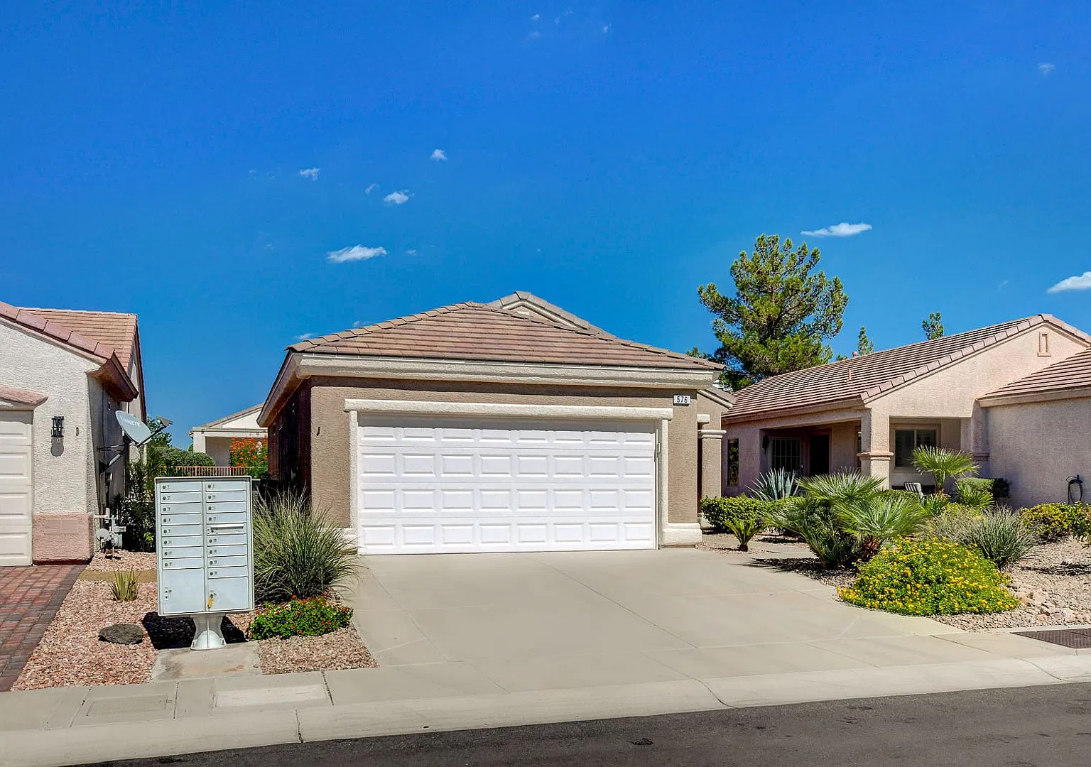 Jf - Carmel Mesa Dr, 576 — Photo 2