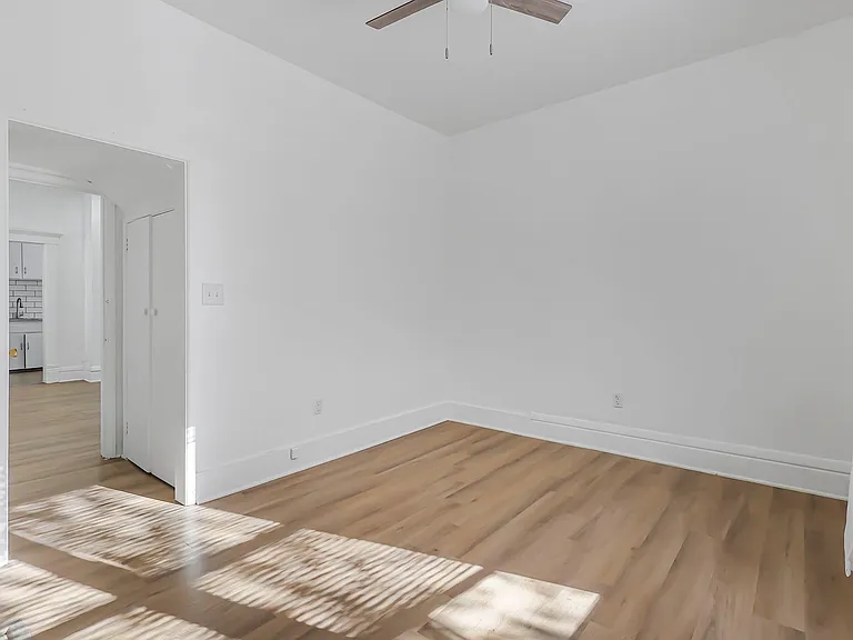 46 W Como Ave — Photo 10