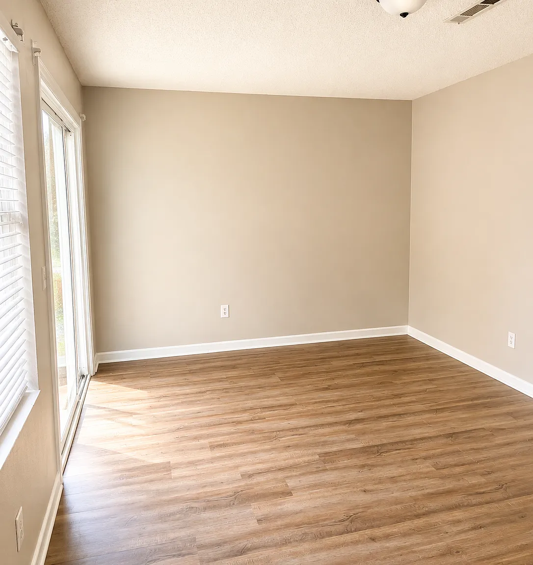 2 bed, 1.5 bath, $950 — Photo 3