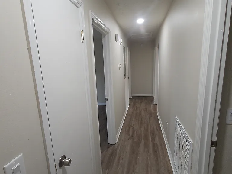 5727 Lexington Dr — Photo 31