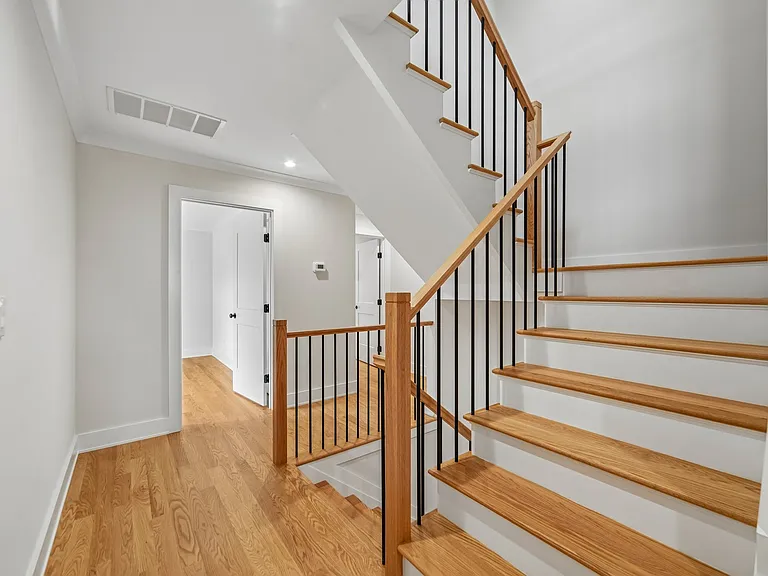 22 Willow St #A — Photo 31