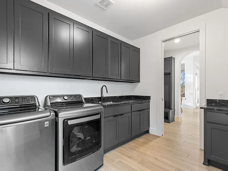 9847 Mixon Dr — Photo 12