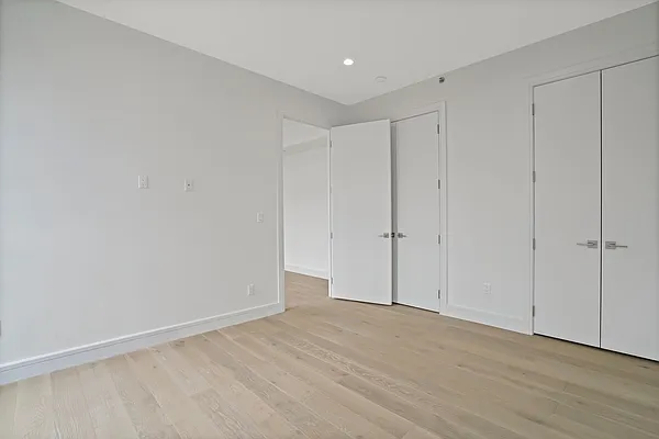 Sold by Daniel Gale Sotheby's International Realty | media 31