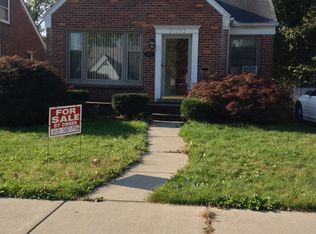 21752 McCormick St, Grosse Pointe, MI 48236