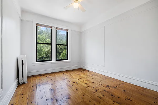 Rented by Bank Neary | media 1