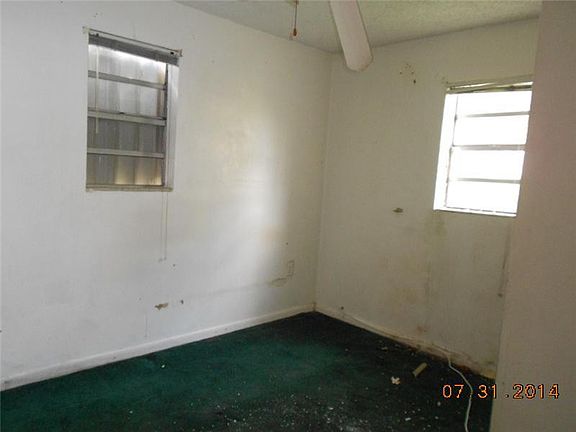 4th image of 636 NW 10th Te