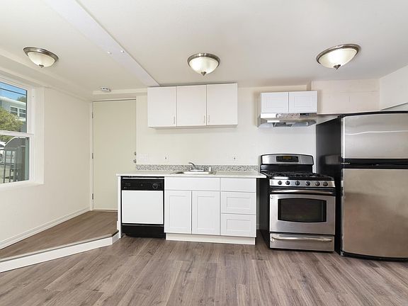 3rd image of 2801 College Ave #20