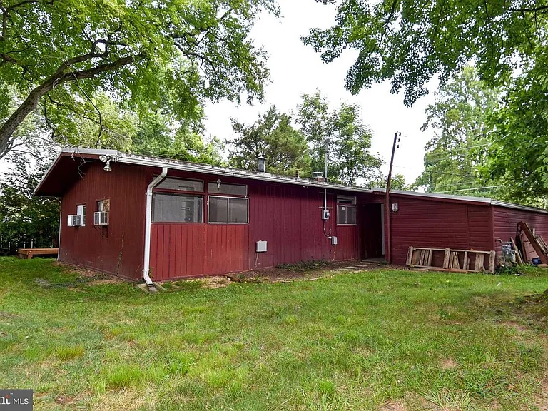3415 Gallows Rd — Photo 25