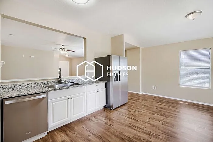 7406 Lake Front Trl — Photo 12