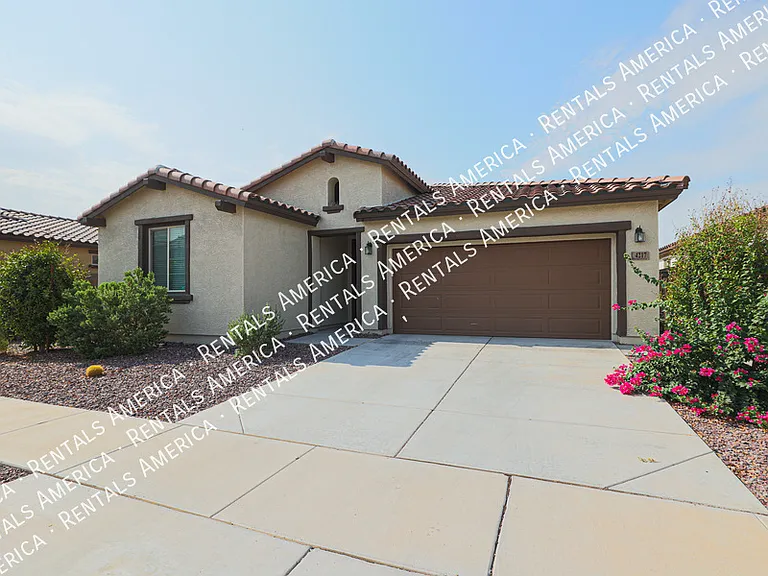 4217 W Winston Dr — Photo 2