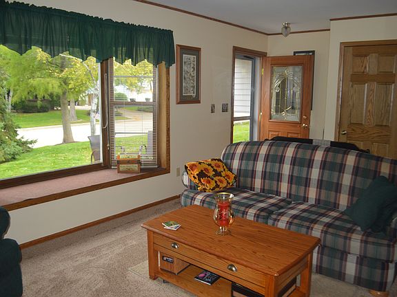 Big Window & Nice Entry Door