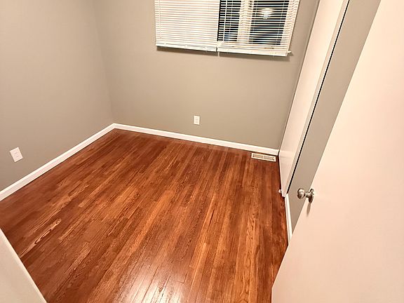5th image of 5164 Carey Ln #3