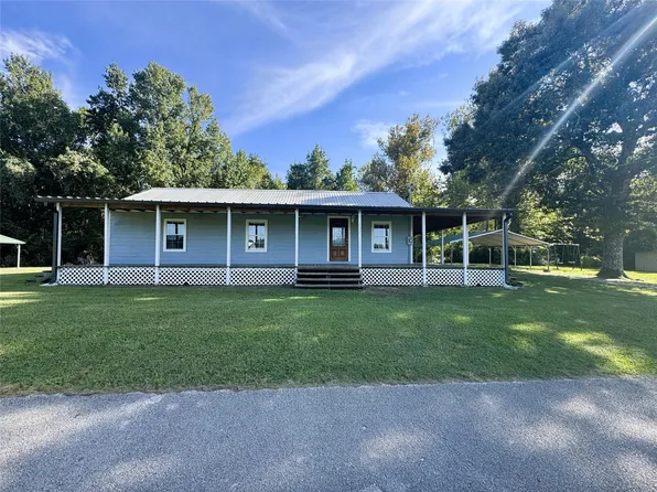 137 County Road 2090, Dayton, TX 77575