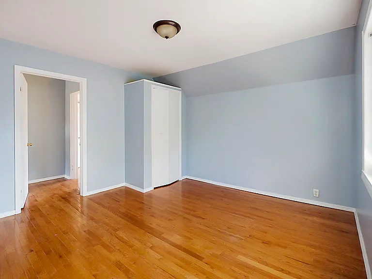 715 E 24th St #3 — Photo 5