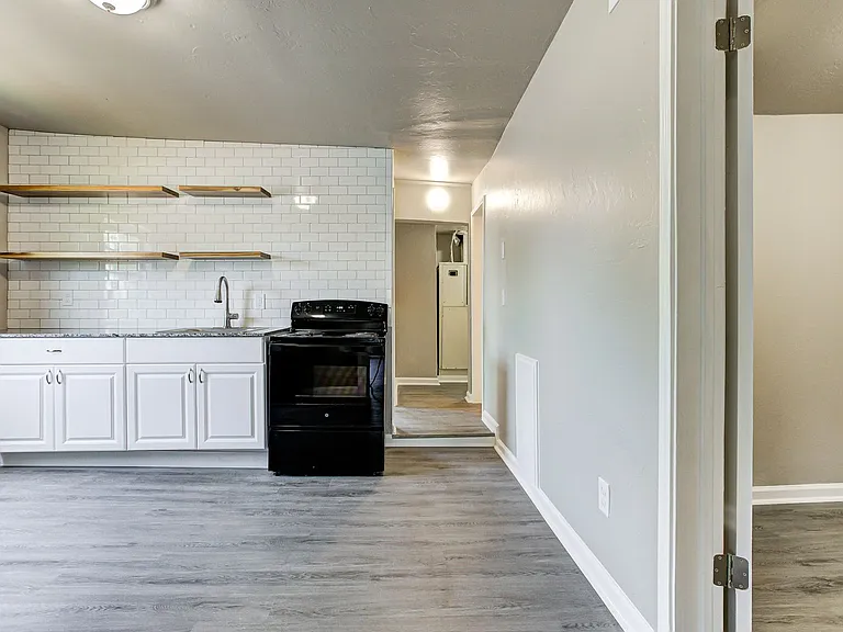 1919 NW 11th St #4D — Photo 17