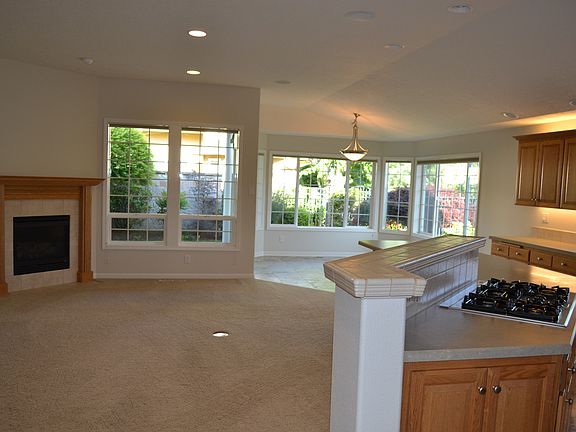 Bright & Spacious Great Room