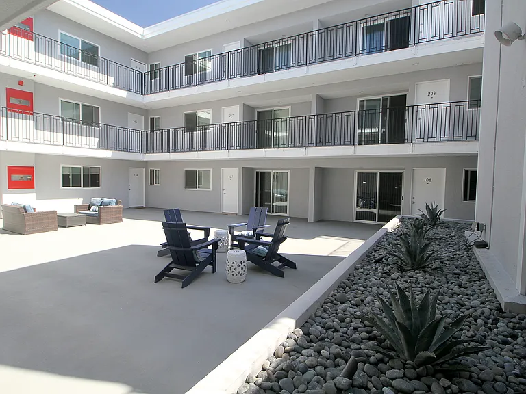 Catalina Cove — Photo 1
