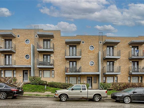 2nd image of 4528 Broadway St #3S