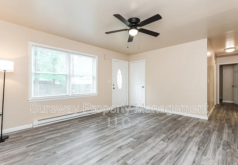 50 Dahlia St — Photo 2