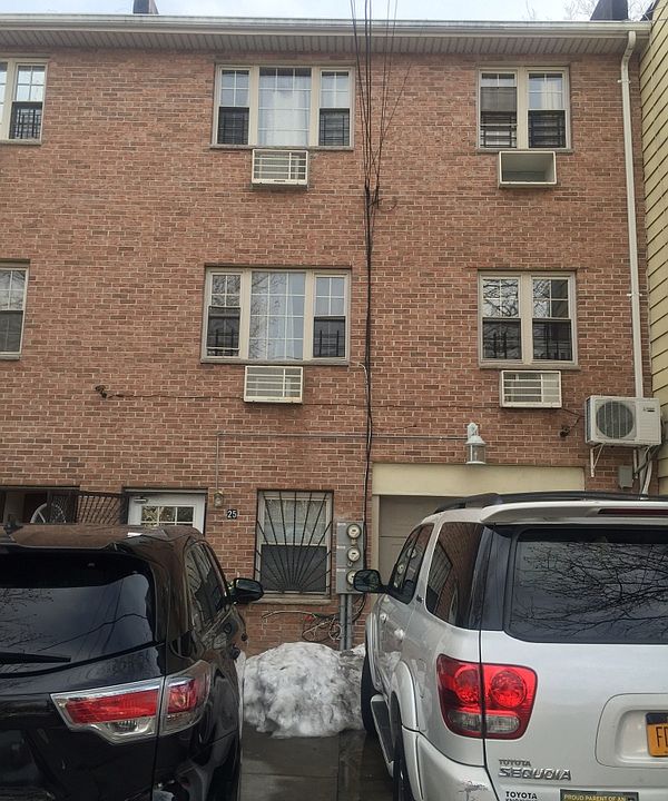 2nd image of 25 Wyona St