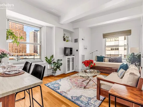 88 Greenwich St APT 923, New York, NY 10006