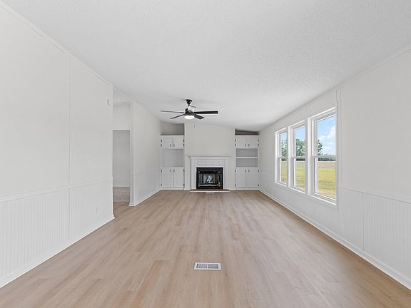 3rd image of 110 Batten Farm Rd