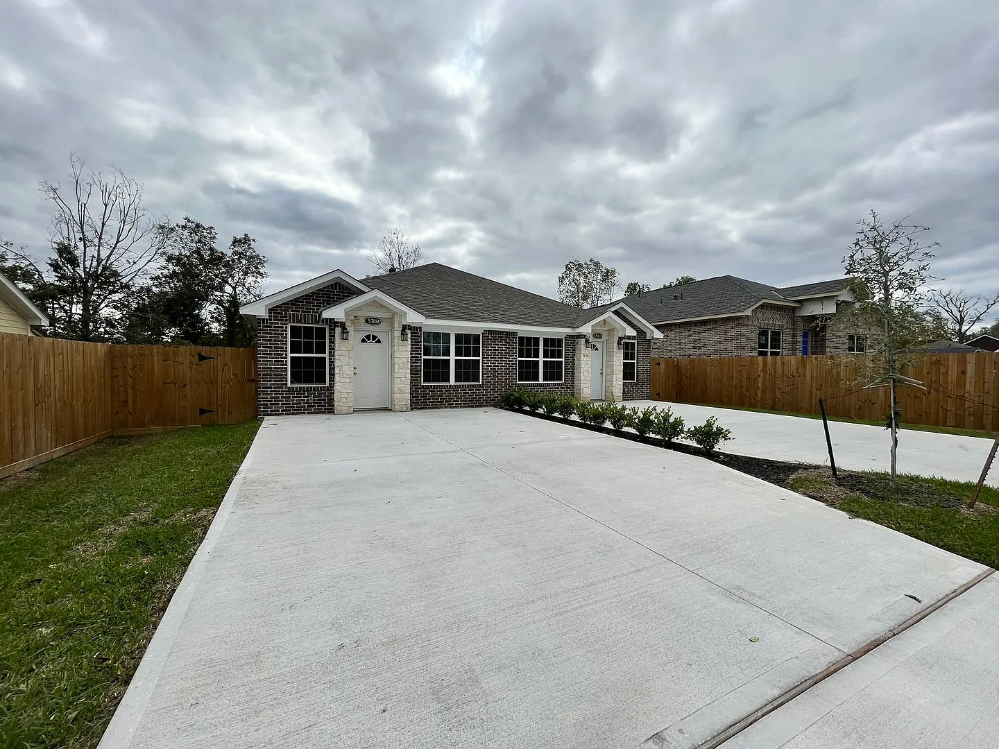 5706 Howell St — Photo 4