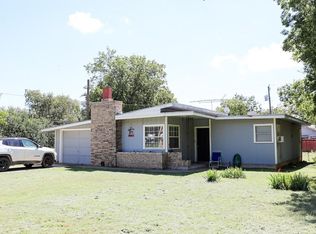 705 W Dale St, Winters, TX 79567