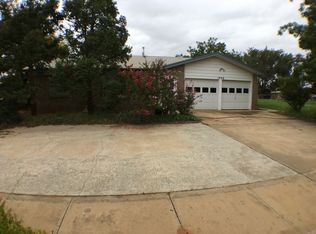1006 E Ripley St, Brownfield, TX 79316