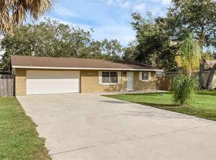 5233 Fredrick Rd, Fruitland Park, FL 34731