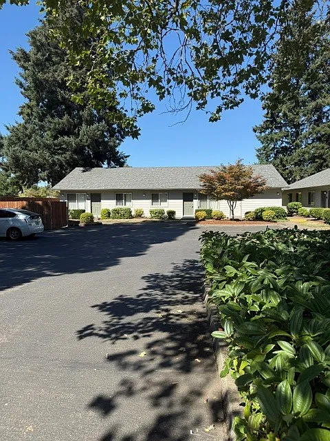133 Friendship Ave SE