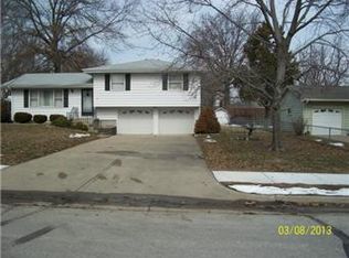 1916 Osage St, Leavenworth, KS 66048