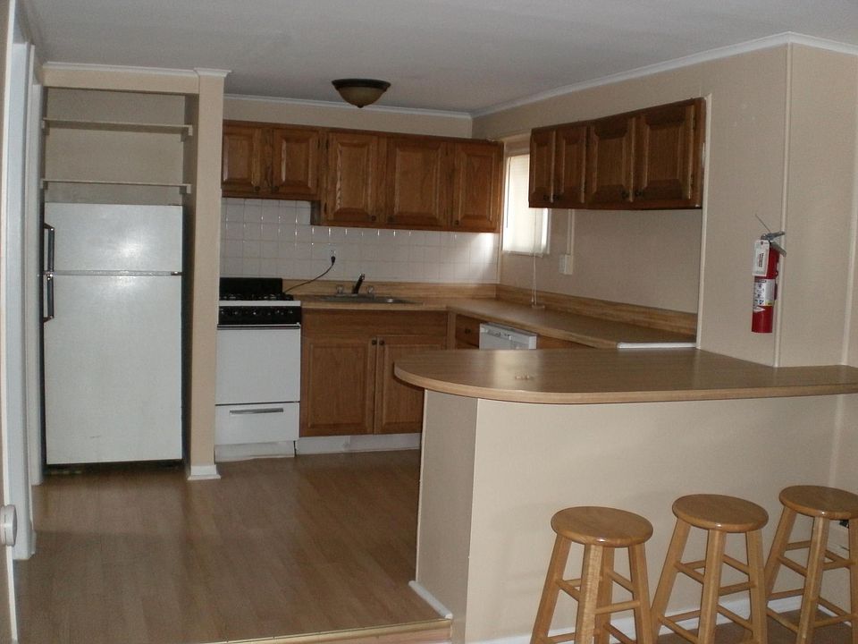 2nd image of 400 Elkton Rd APT 6