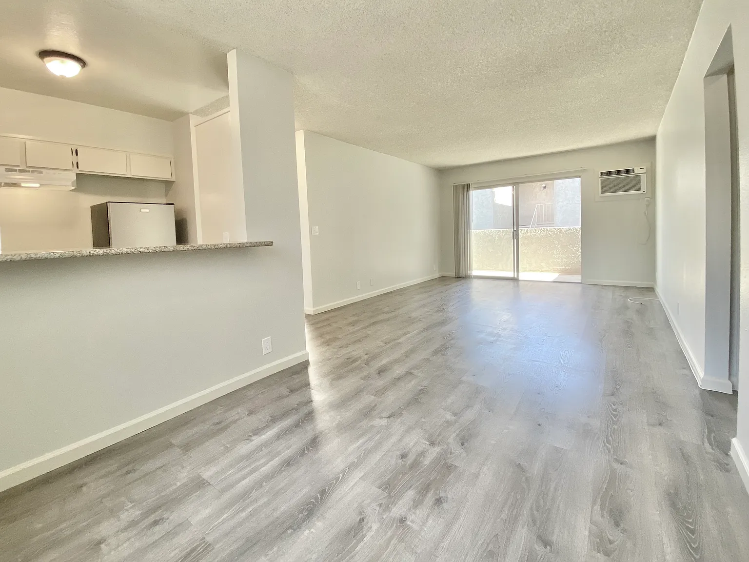 1425 E Orange Grove — Photo 3